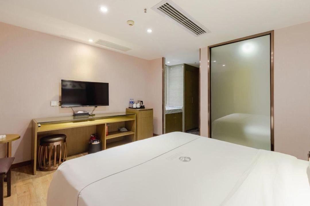 Lnsail Hotel Shenzhen Luohu Port Railway Station Buitenkant foto