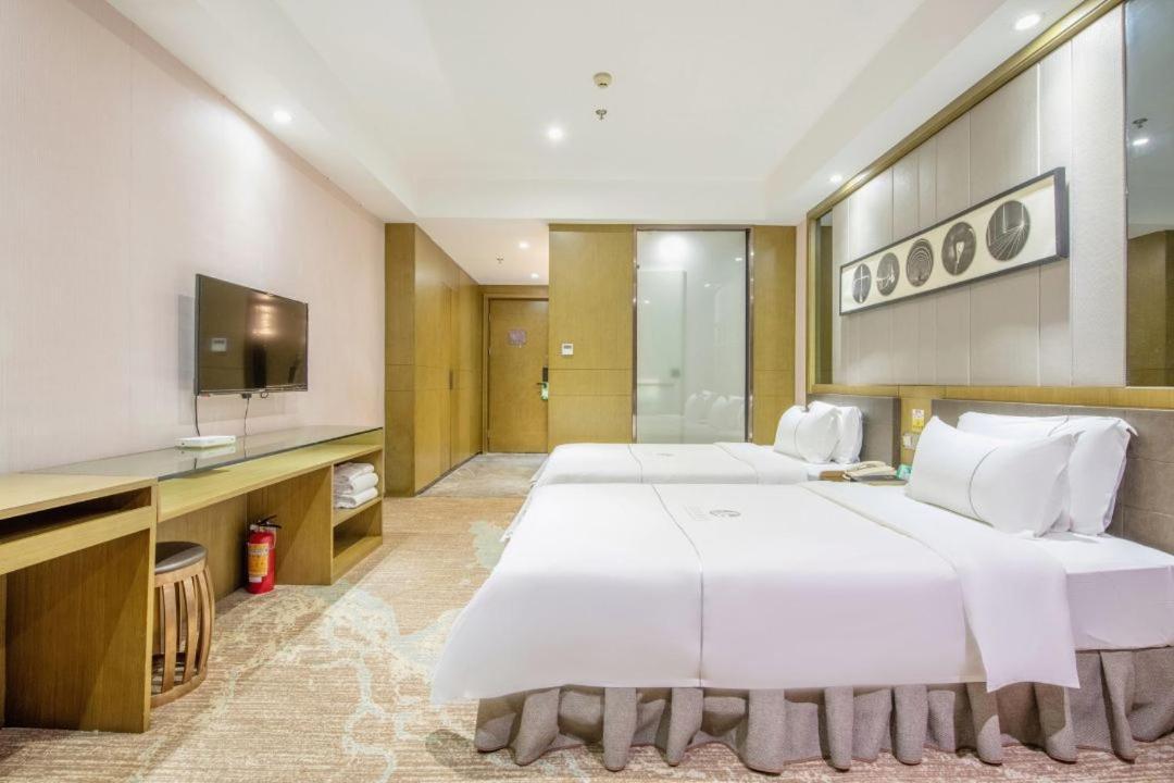 Lnsail Hotel Shenzhen Luohu Port Railway Station Buitenkant foto