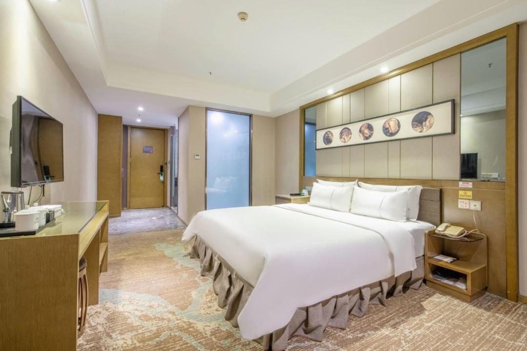Lnsail Hotel Shenzhen Luohu Port Railway Station Buitenkant foto