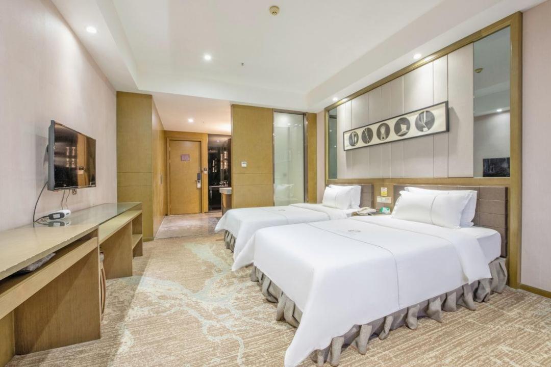 Lnsail Hotel Shenzhen Luohu Port Railway Station Buitenkant foto