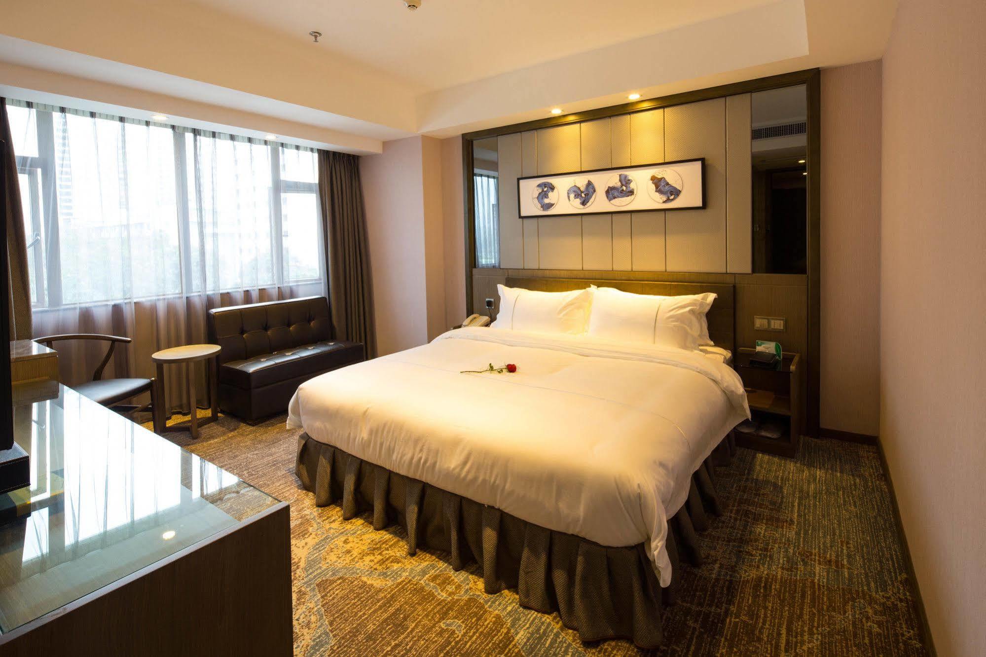 Lnsail Hotel Shenzhen Luohu Port Railway Station Buitenkant foto