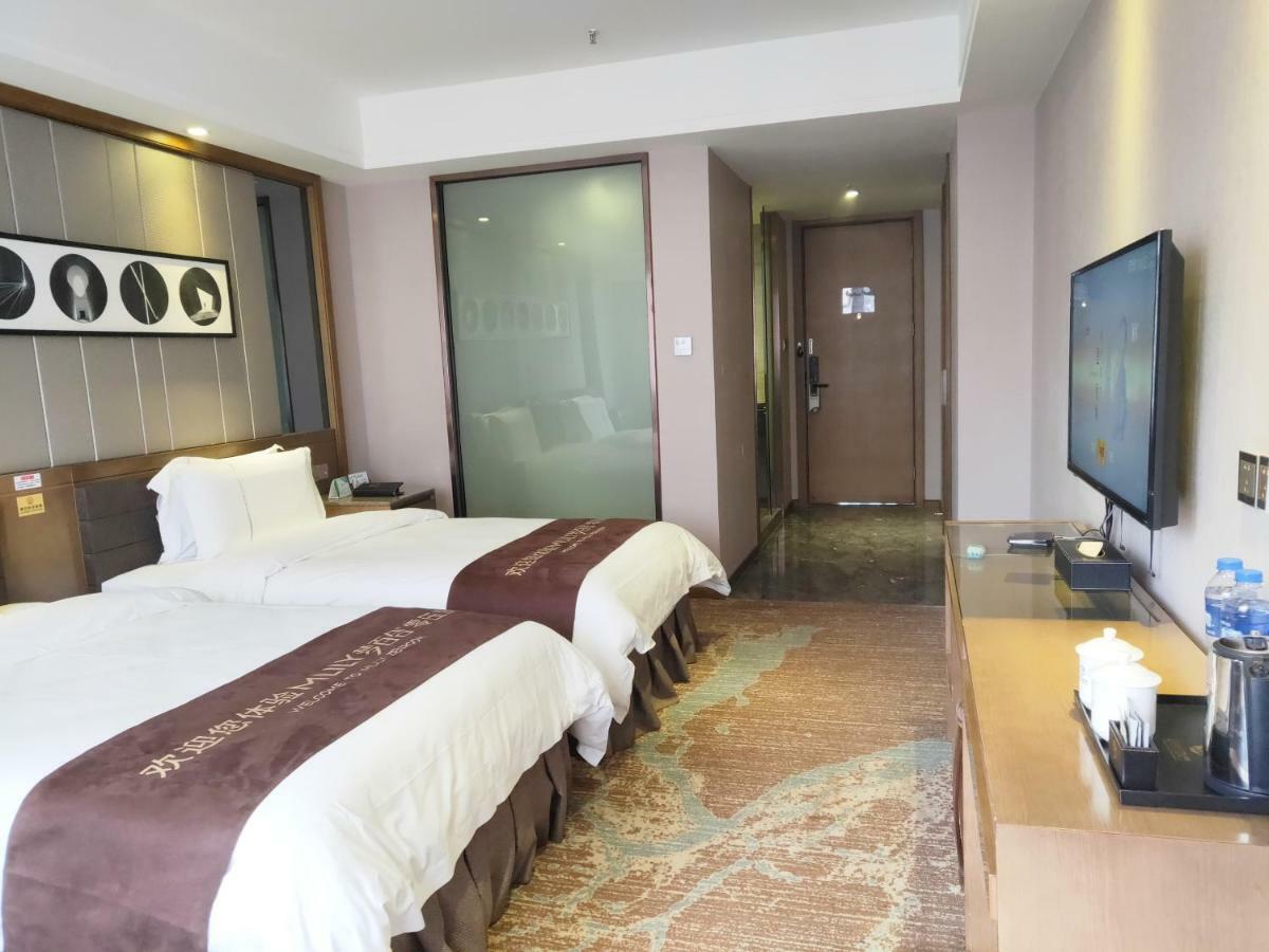 Lnsail Hotel Shenzhen Luohu Port Railway Station Buitenkant foto